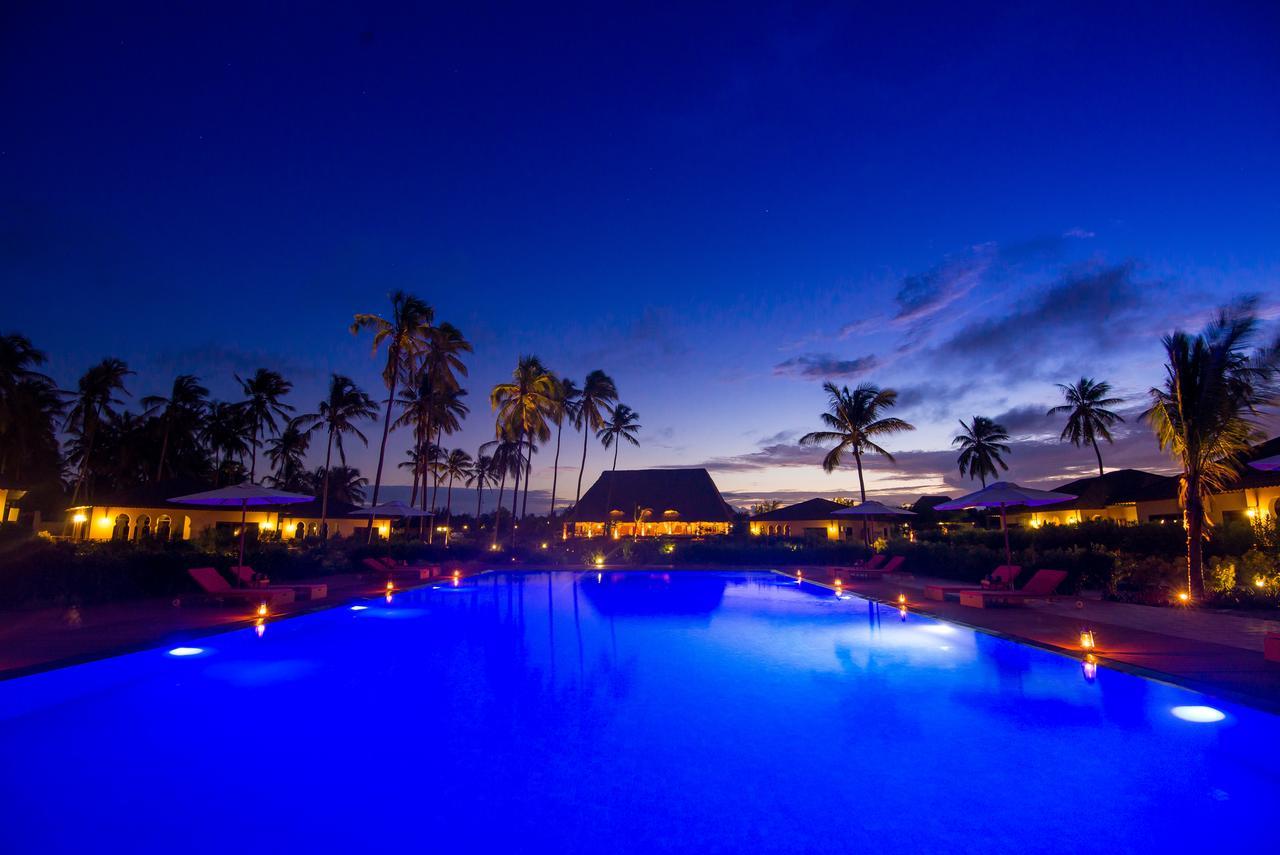 The Sands Beach Resort 브웨주 외부 사진