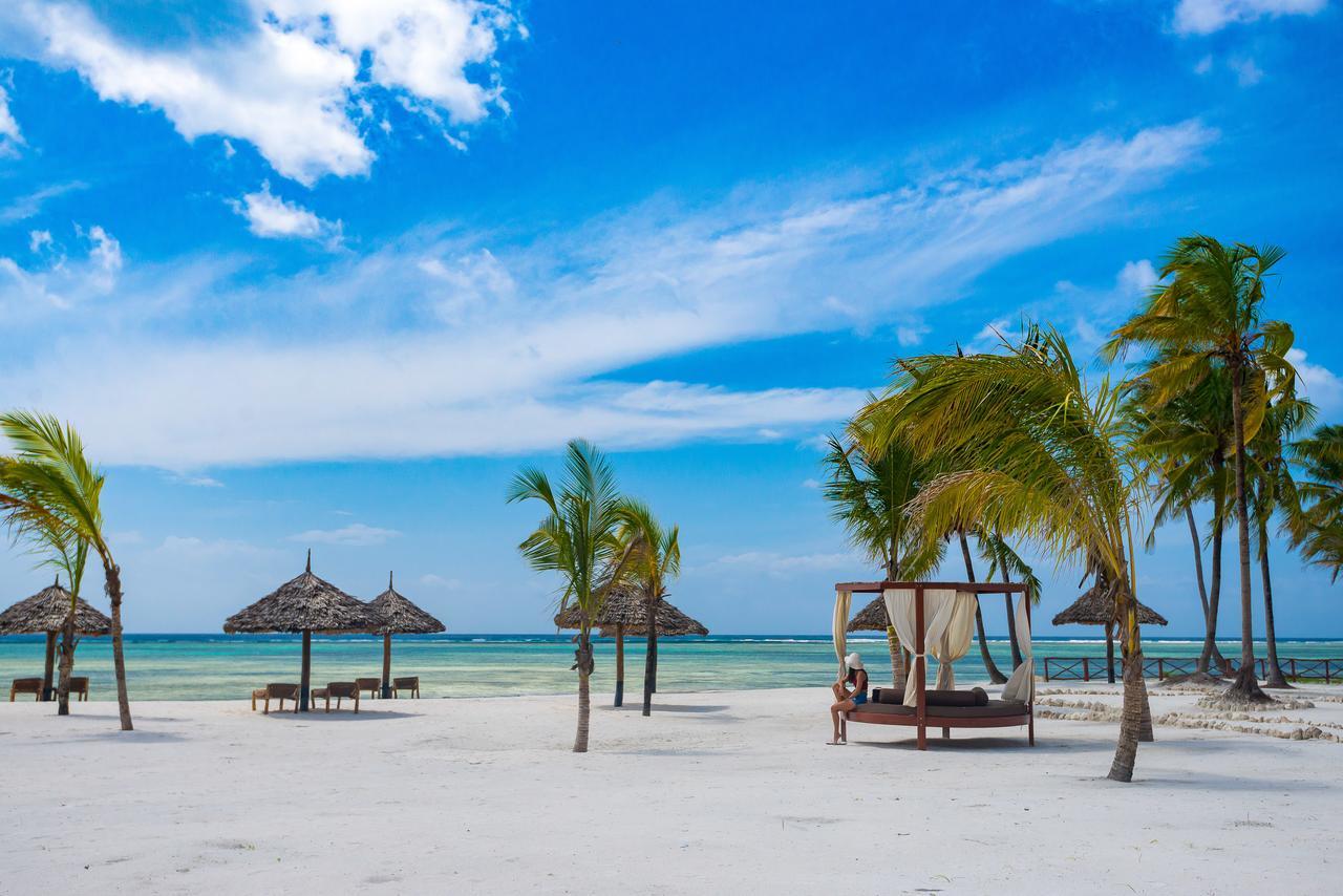 The Sands Beach Resort 브웨주 외부 사진