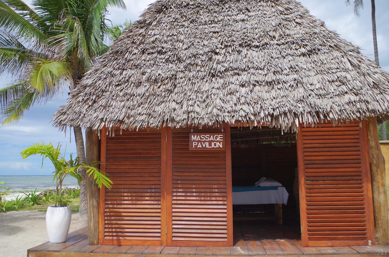 The Sands Beach Resort 브웨주 외부 사진