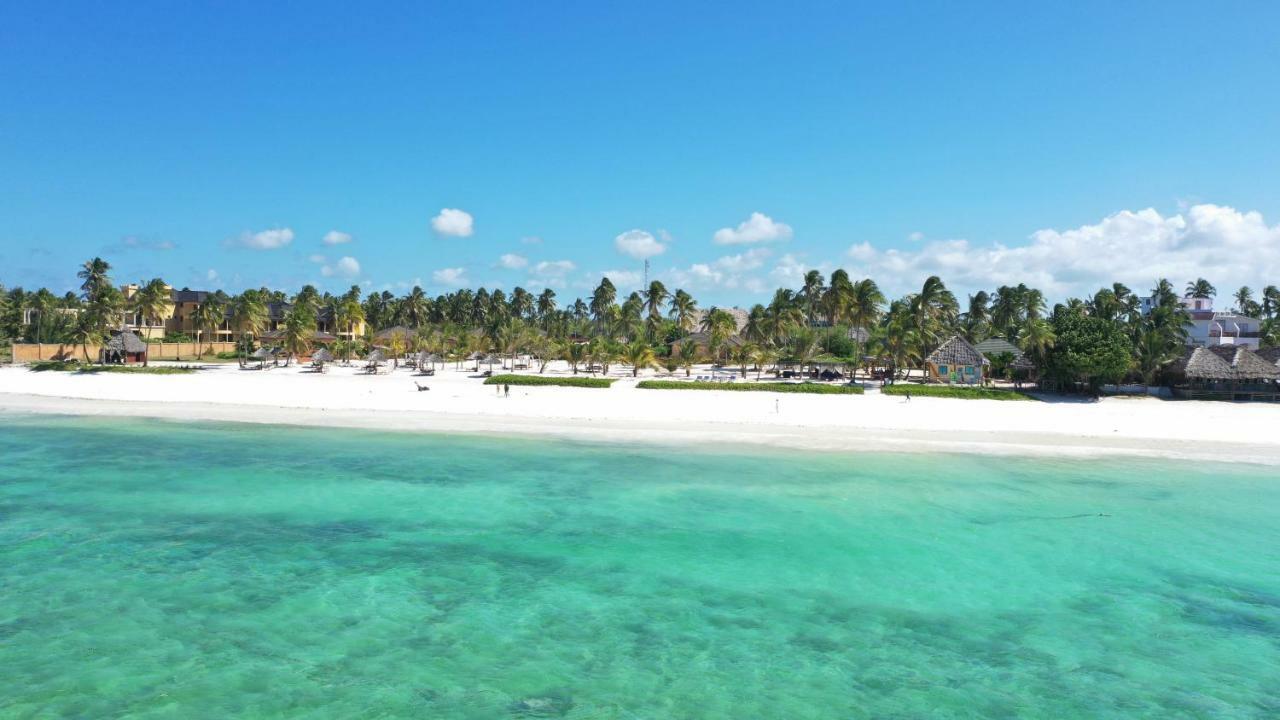 The Sands Beach Resort 브웨주 외부 사진