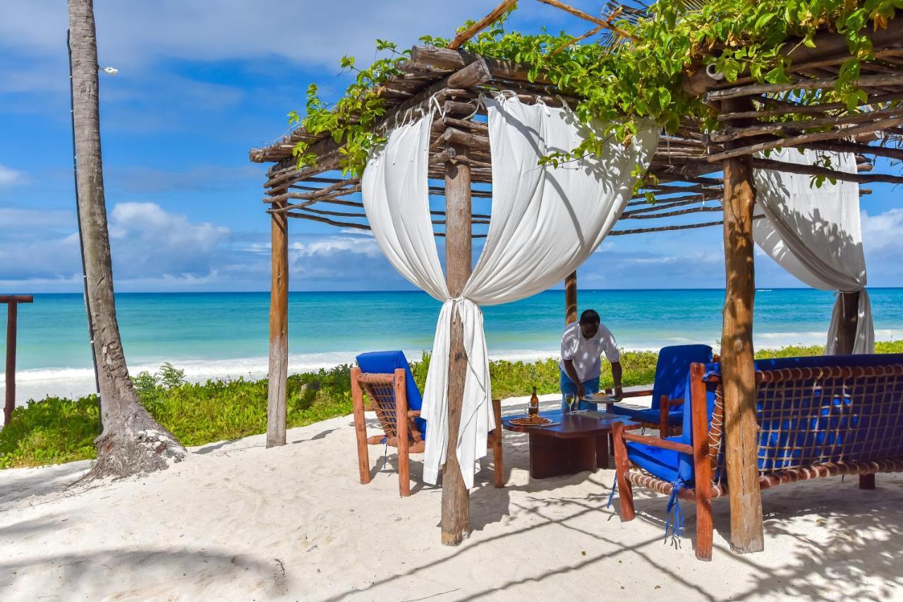 The Sands Beach Resort 브웨주 외부 사진