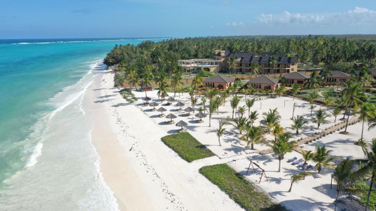 The Sands Beach Resort 브웨주 외부 사진